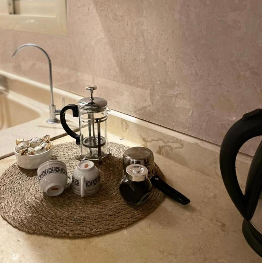 غرفة وصالة دخول ذاتي ضمن سكنية الرمال * Riyadh